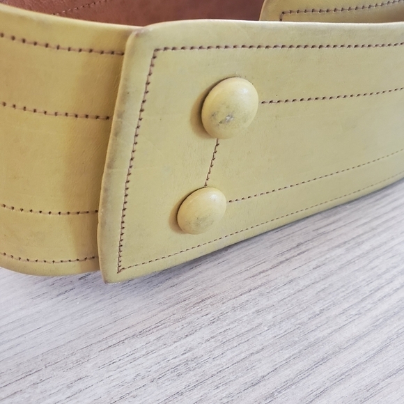 Vintage yellow belt - Picture 2 of 4